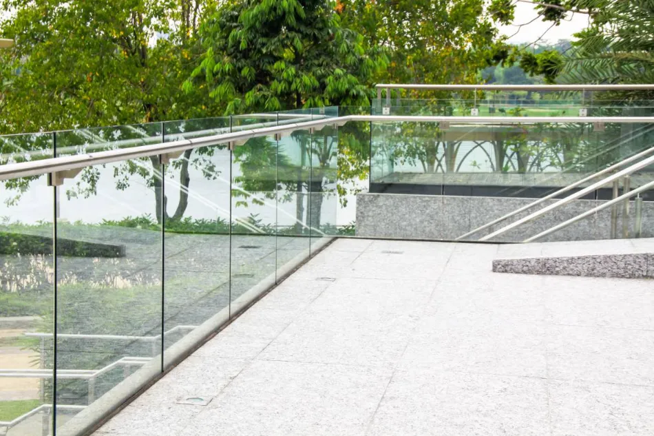 Glaszaun - Temperierte Verbundglas-Balustrade-Paneele aus Glas umrahmen weniger, Sicherheitsglas für moderne Bauten