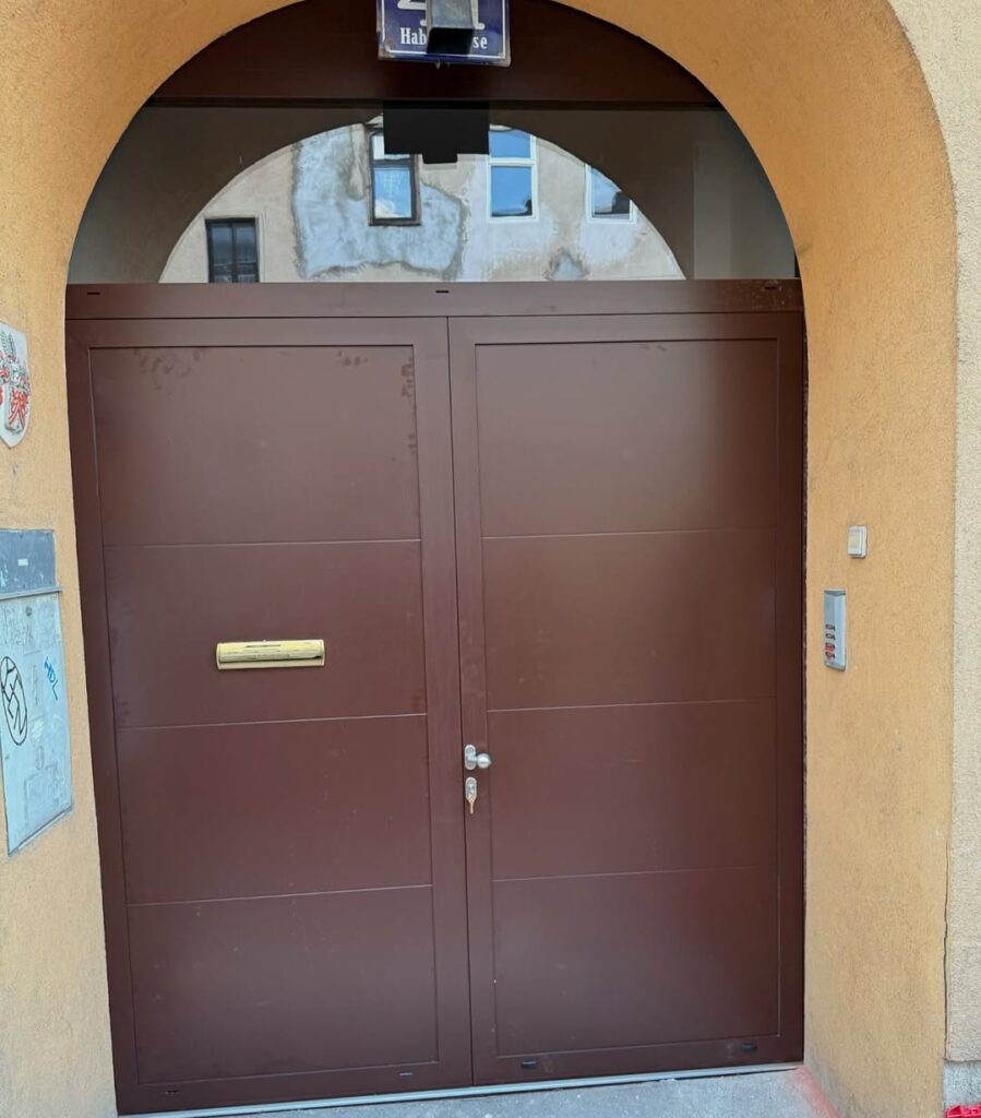 Alu Zweiflügel Hoftor in Wien